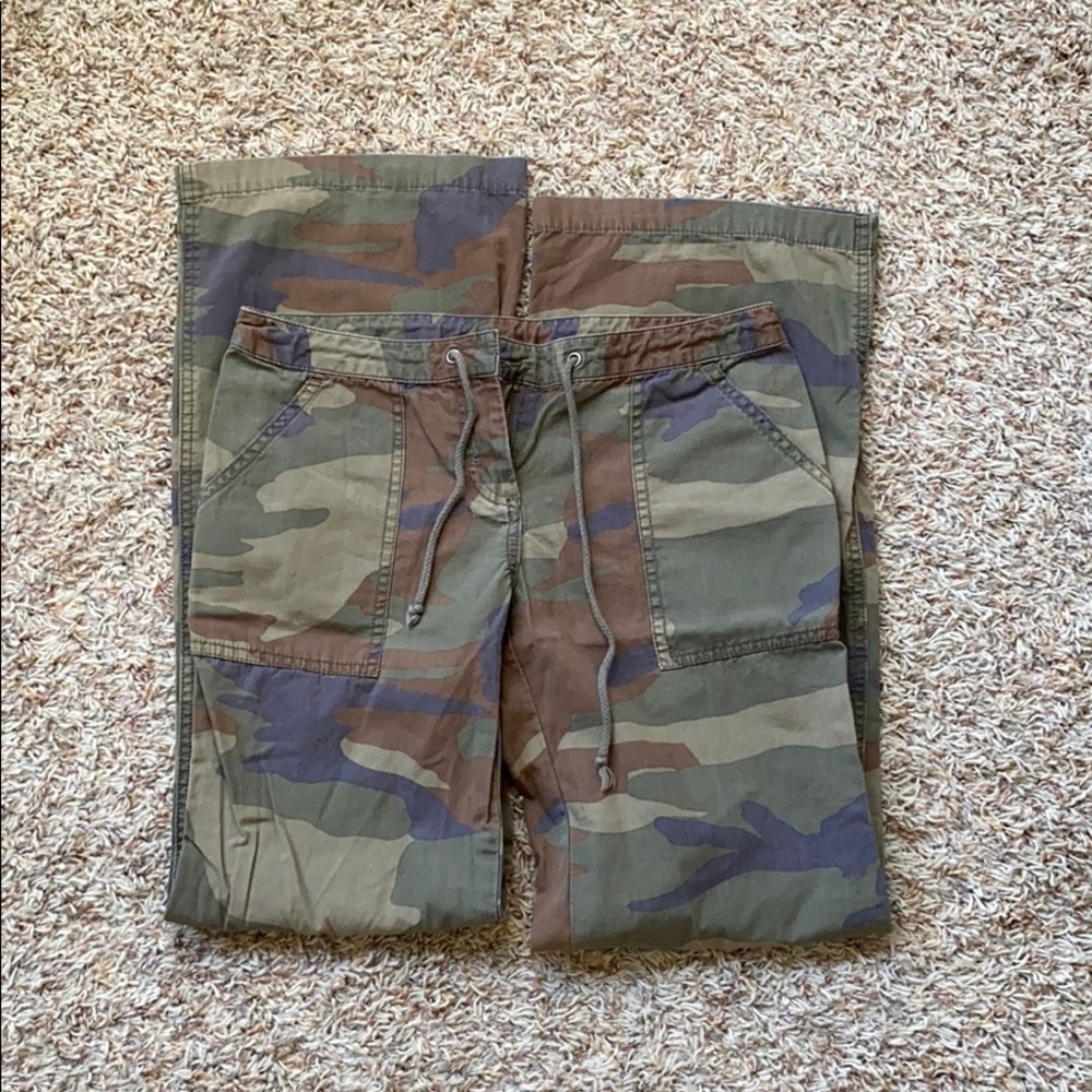 Victoria’s Secret London Jean Chino camo pants, 2